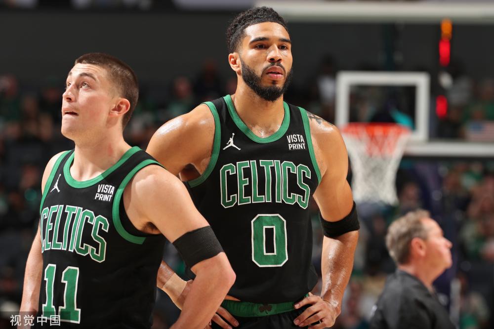 体能充沛的 体能充沛的