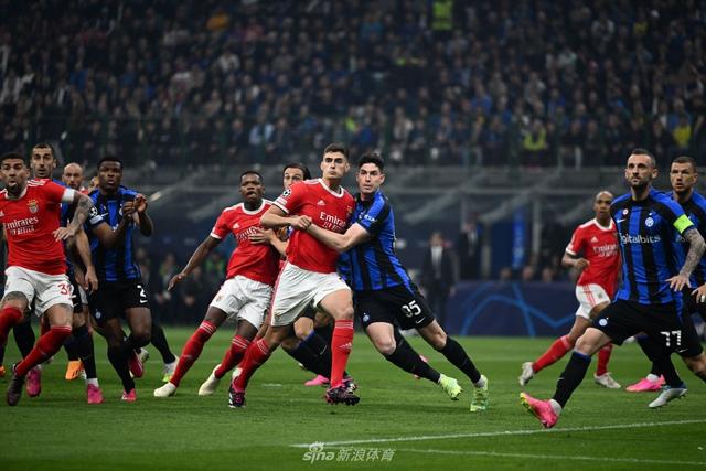 烈的比赛中 烈的比赛中